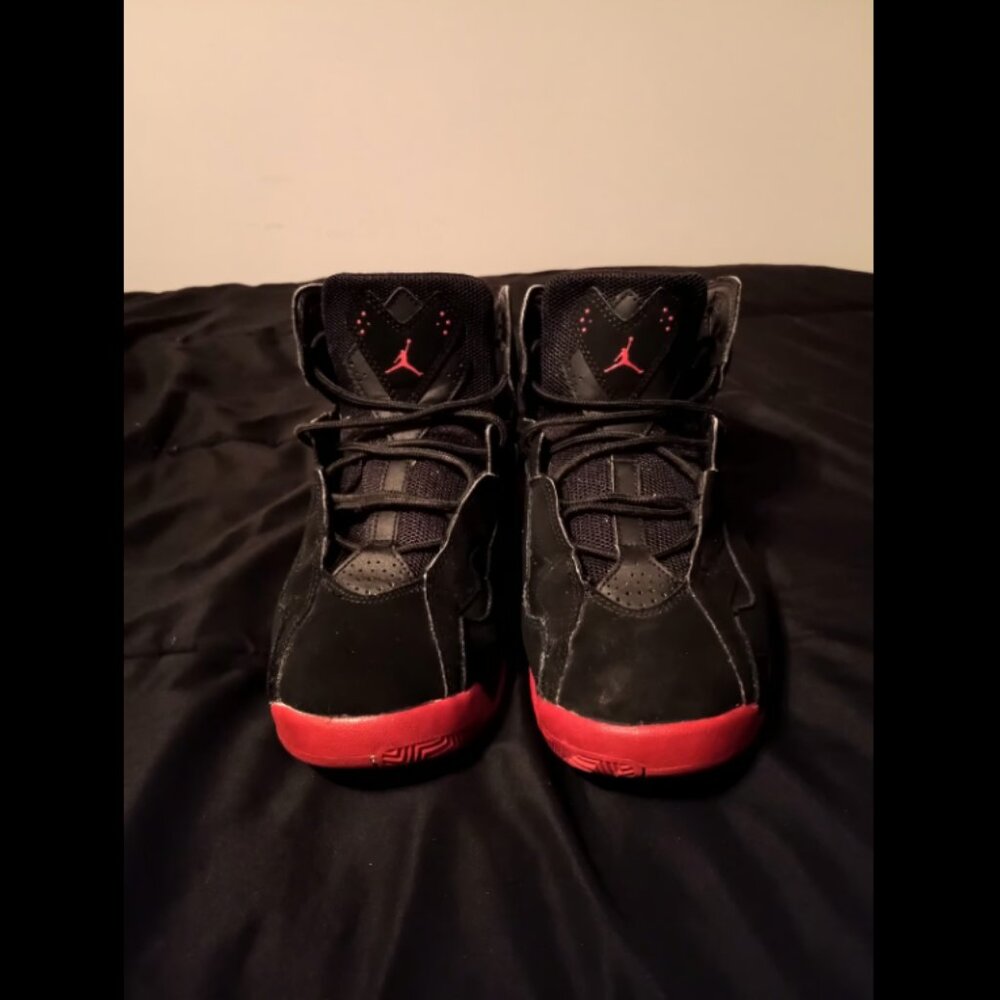 Jordan True Flight Black/Gym Red-Metallic Silver
